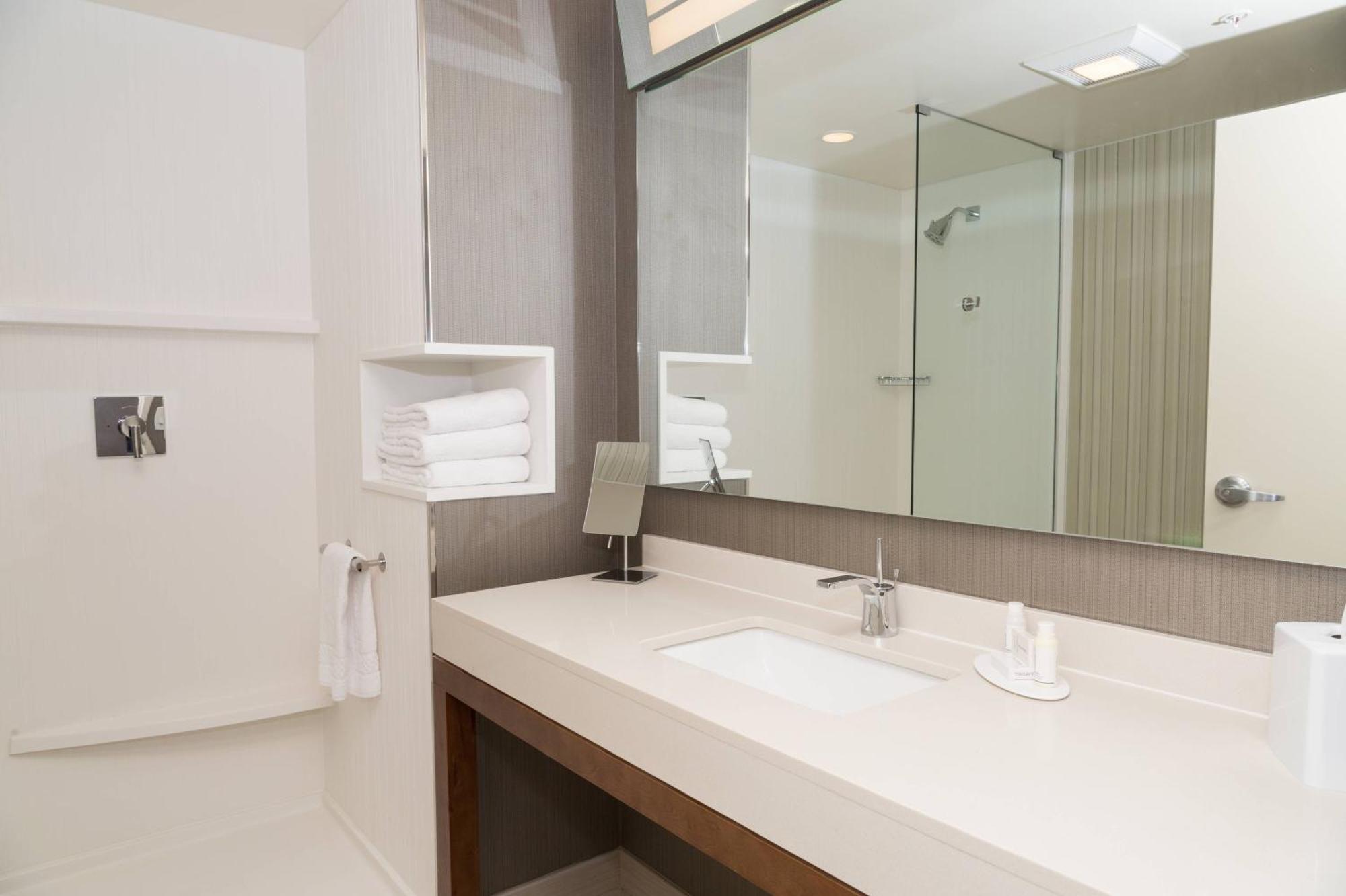 Courtyard By Marriott Morgantown Hotel Buitenkant foto