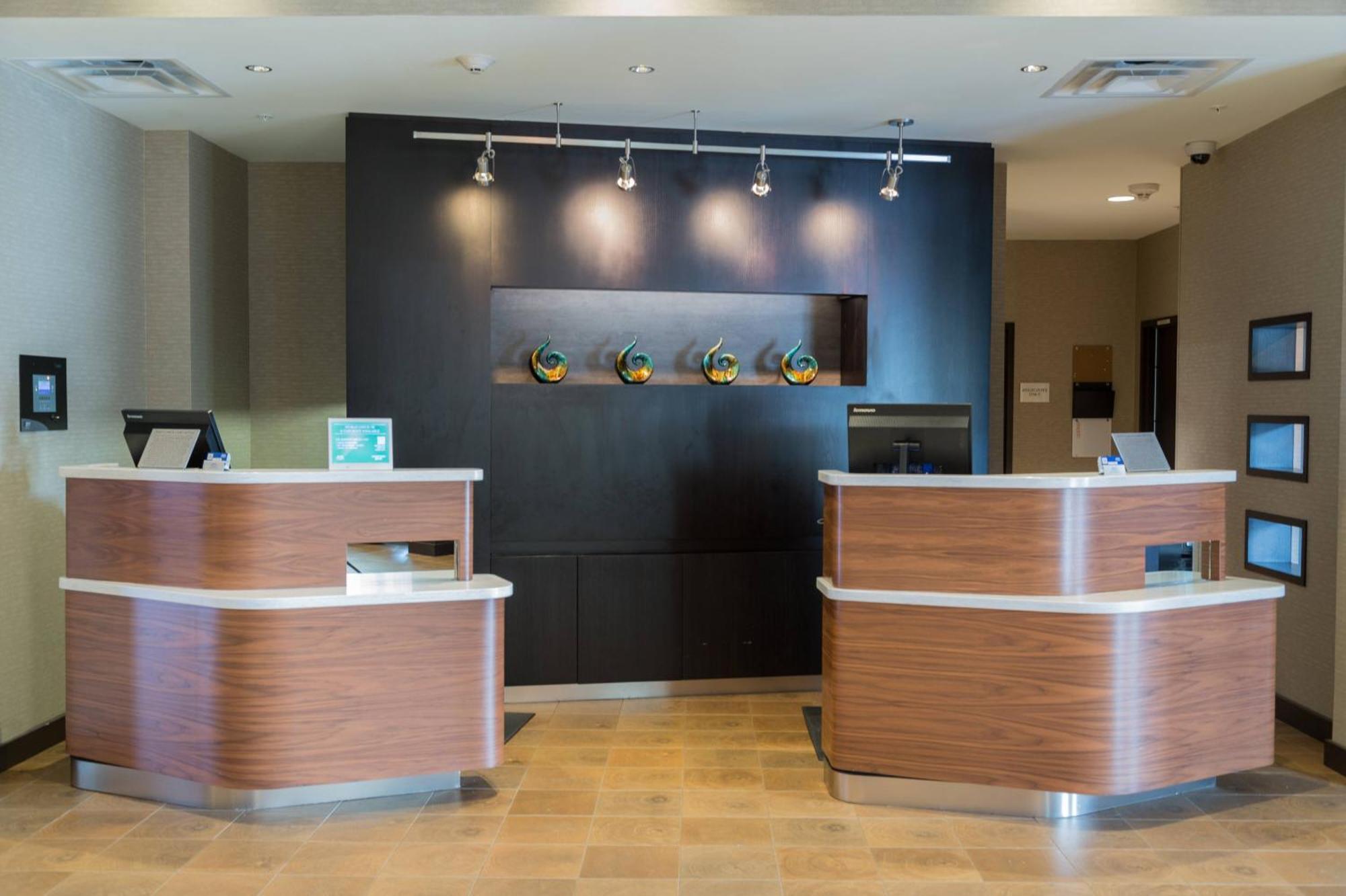 Courtyard By Marriott Morgantown Hotel Buitenkant foto