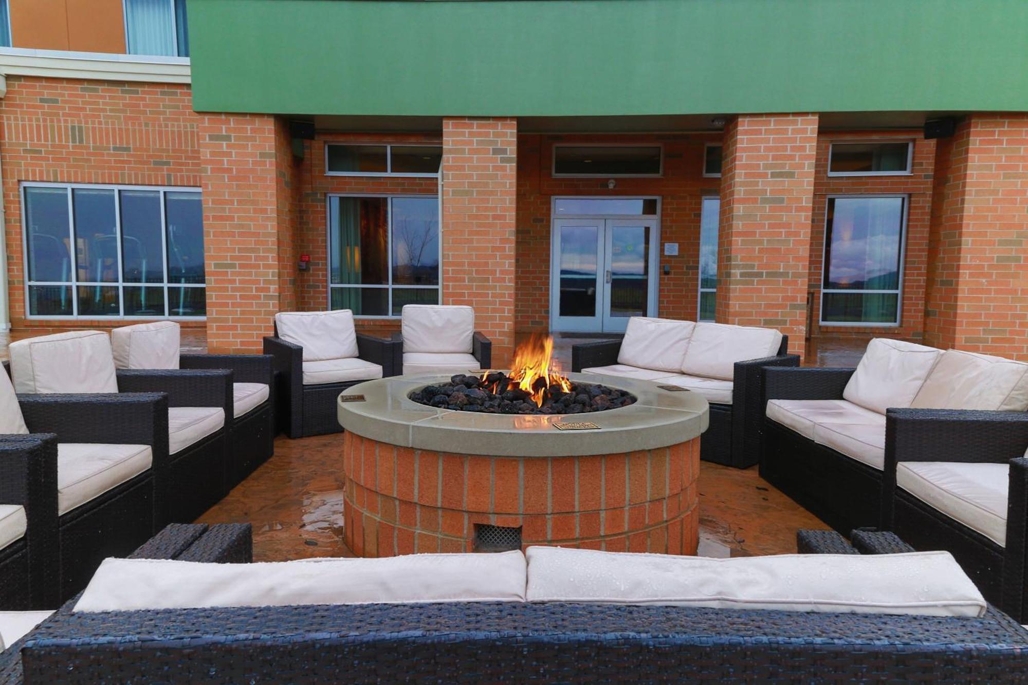 Courtyard By Marriott Morgantown Hotel Buitenkant foto