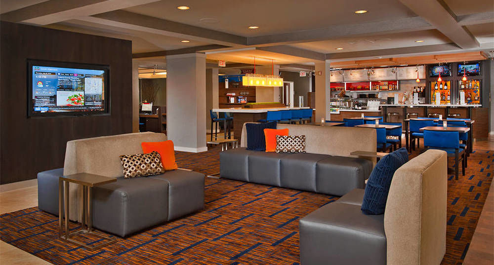 Courtyard By Marriott Morgantown Hotel Buitenkant foto